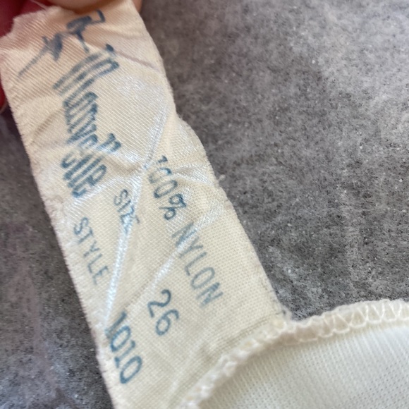 Vintage women’s long slip with lace and tulle size 26 - Picture 8 of 9